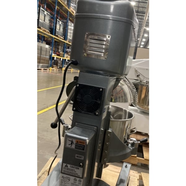Scratch and Dent Avantco MX40H 40 Qt. Planetary Floor Mixer with Guard & Standard Accessories - 240V, 2 hp