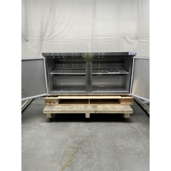 Scratch and Dent Avantco SS-UC-60R-HC 60" Undercounter Refrigerator