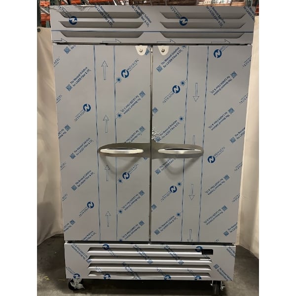 Scratch and Dent Beverage-Air RB49HC-1S 52" Vista Series Two Section Solid Door Reach-In Refrigerator - 46.15 Cu. Ft.