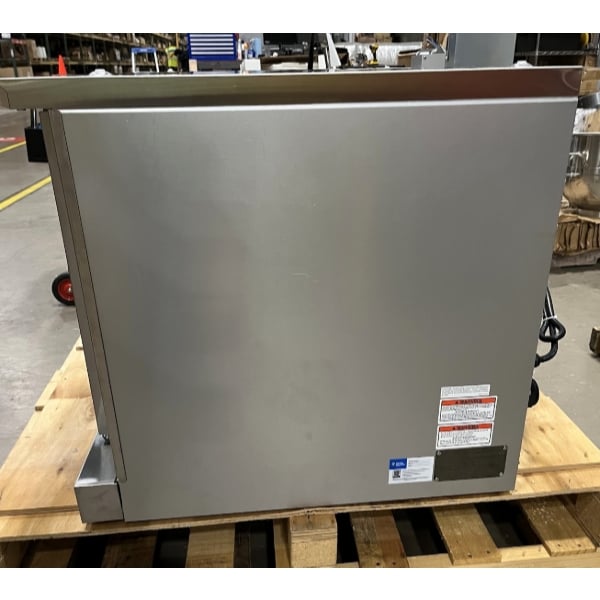 Scratch and Dent MainStreet Equipment EC2-D Double Deck Electric Full Size Convection Oven with Legs - 240V, 1 / 3 Phase, 11.9 kW