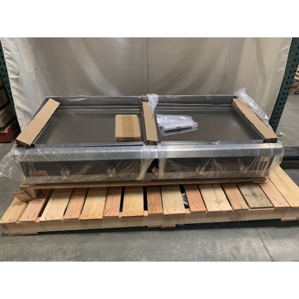 Scratch and Dent Cooking Performance Group GTU-CPG-60-N Ultra Series 60" Chrome Plated Natural Gas 5-Burner Countertop Griddle - 150,000 BTU