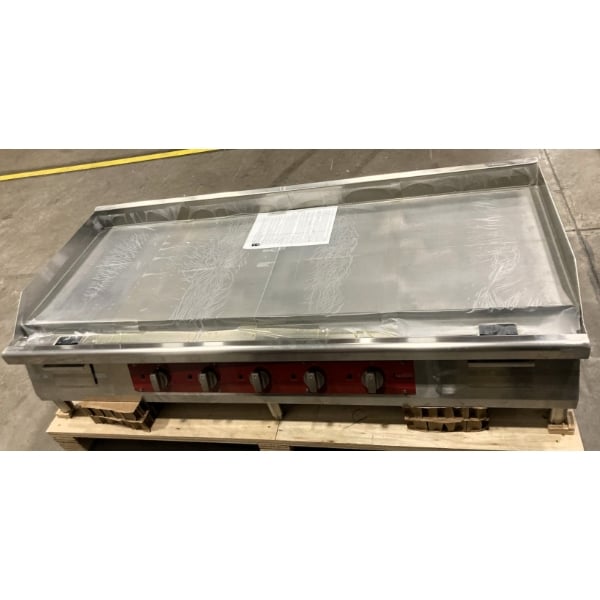 Scratch and Dent Avantco EG60E 60" Electric Countertop Griddle - 240V, 17.5 kW