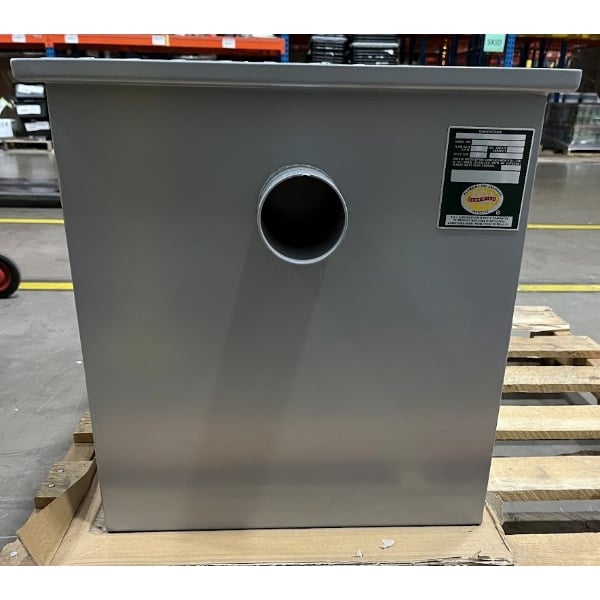 Scratch and Dent Regency 70 lb. 35 GPM Grease Trap with 3" Non-Threaded Connections - PDI Certified