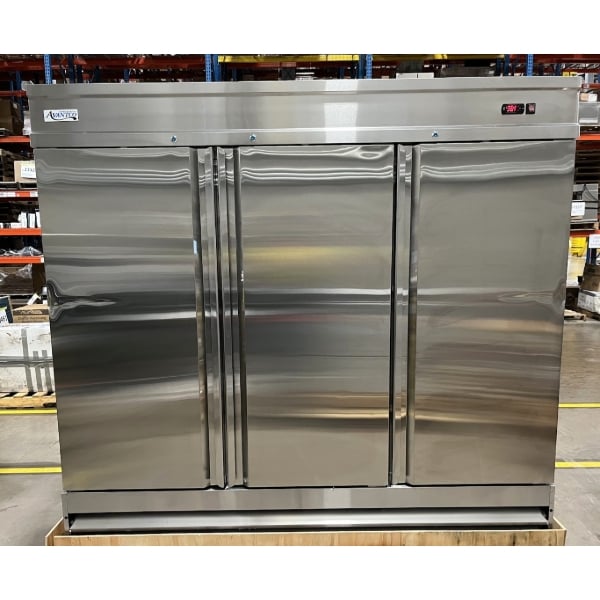 Scratch and Dent Avantco SS-3R-HC 81 5/16" Stainless Steel Solid Door Reach-In Refrigerator