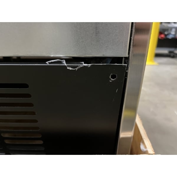 Scratch and Dent Avantco SS-3R-HC 81 5/16" Stainless Steel Solid Door Reach-In Refrigerator