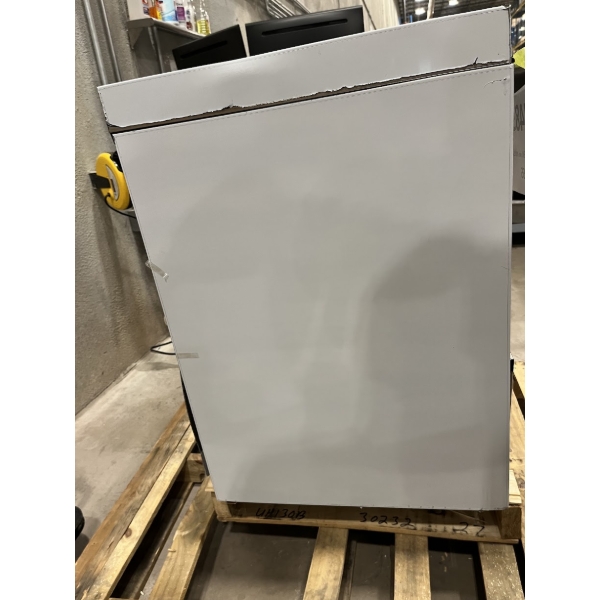Scratch and Dent Champion UH-130B High-Temperature Undercounter Dishwasher - 208/240V, Multi-Phase, 6 kW