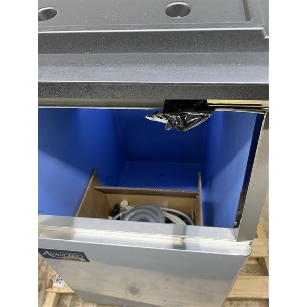 Scratch and Dent Avantco Ice KMC-H-322-A 22" Air-Cooled Modular Half Cube Ice Machine with 275 lb. Storage Bin - 350 lb., 115V