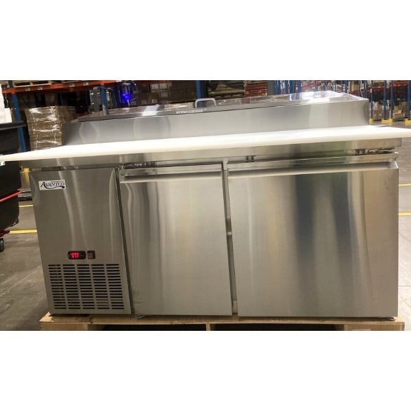 Scratch and Dent Avantco SSPPT-260 60" 2 Door Refrigerated Pizza Prep Table