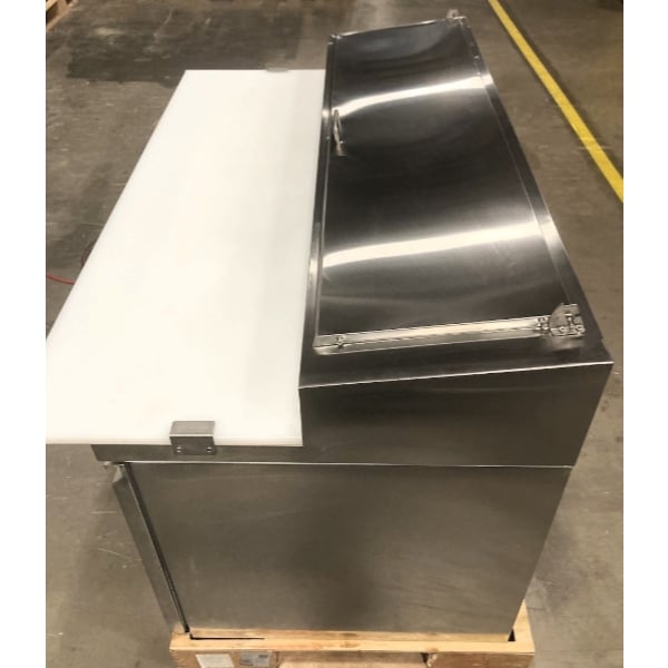 Scratch and Dent Avantco SSPPT-260 60" 2 Door Refrigerated Pizza Prep Table