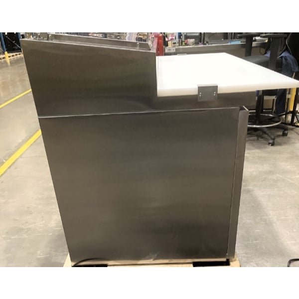 Scratch and Dent Avantco SSPPT-260 60" 2 Door Refrigerated Pizza Prep Table