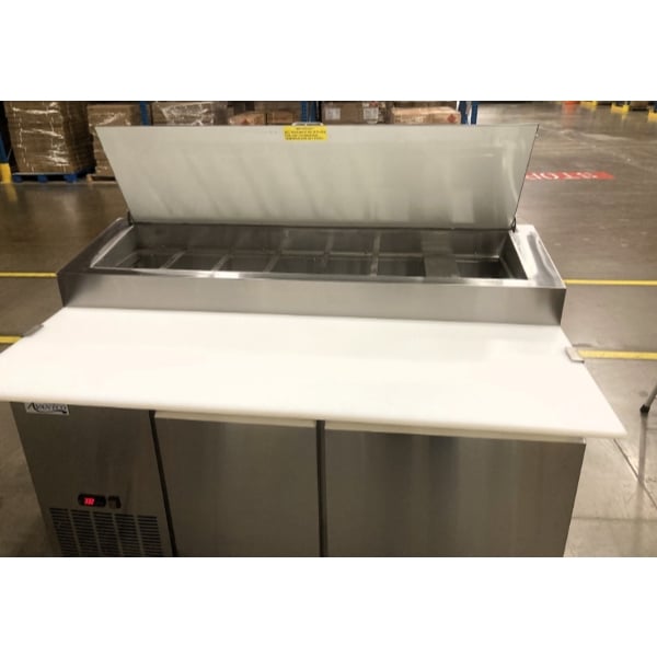 Scratch and Dent Avantco SSPPT-260 60" 2 Door Refrigerated Pizza Prep Table