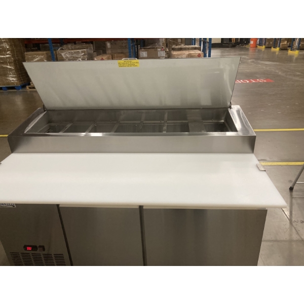 Scratch and Dent Avantco SSPPT-260 60" 2 Door Refrigerated Pizza Prep Table