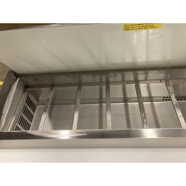 Scratch and Dent Avantco SSPPT-260 60" 2 Door Refrigerated Pizza Prep Table