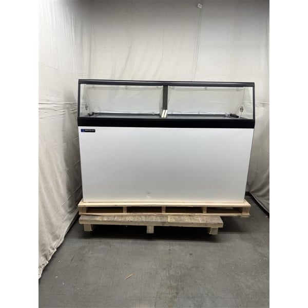 Scratch and Dent Master-Bilt DD-66 69" Straight Glass Ice Cream Dipping Cabinet