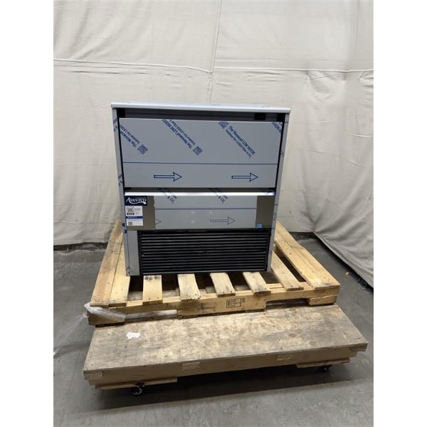 Scratch and Dent Avantco Ice Diamond EUC-H-340-A Air-Cooled Undercounter Half Cube Ice Machine with 99 lb. Storage Bin - 342 lb., 115V