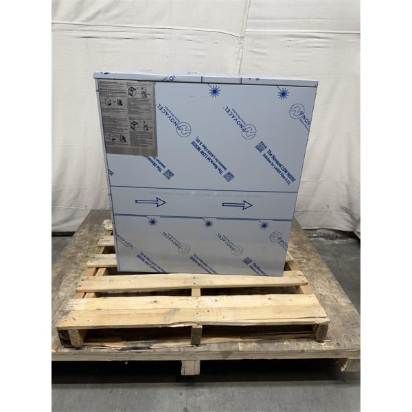 Scratch and Dent Avantco Ice Diamond EUC-H-340-A Air-Cooled Undercounter Half Cube Ice Machine with 99 lb. Storage Bin - 342 lb., 115V