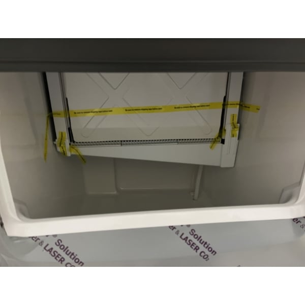 Scratch and Dent Hoshizaki KM-161BWJ 24" Water-Cooled Undercounter Crescent Cube Ice Machine with 78 lb. Storage - 153 lb., 115V