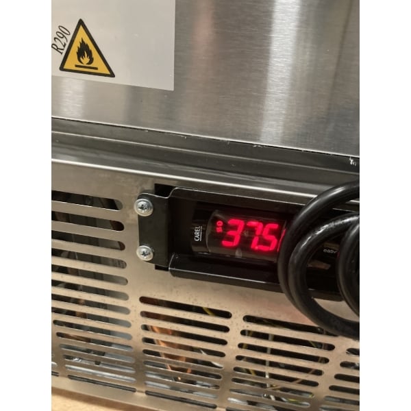 Scratch and Dent Avantco UBB-1-HC-S 23" Stainless Steel Counter Height Solid Door Back Bar Refrigerator