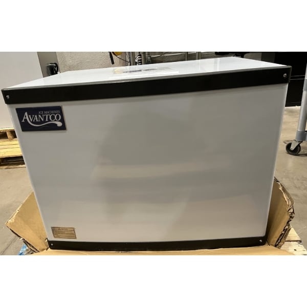 Scratch and Dent Avantco Ice MC-H-430-A 30" Air-Cooled Modular Half Cube Ice Machine - 400 lb., 115V