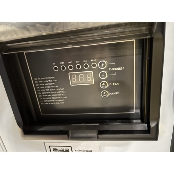 Scratch and Dent Avantco Ice MC-H-430-A 30" Air-Cooled Modular Half Cube Ice Machine - 400 lb., 115V