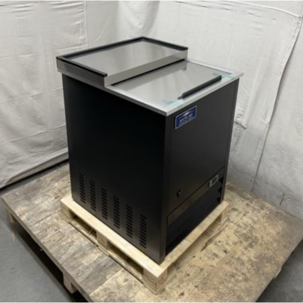 Scratch and Dent Arctic Air AGF24 24" Black Glass Froster