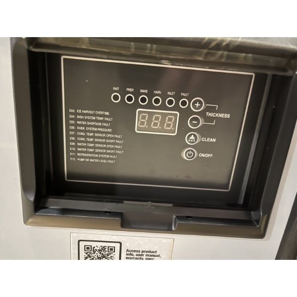 Scratch and Dent Avantco Ice MC-H-430-A 30" Air-Cooled Modular Half Cube Ice Machine - 400 lb., 115V