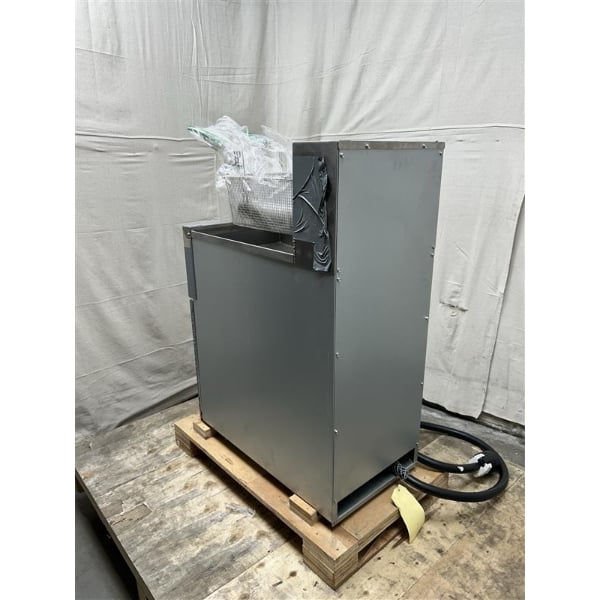 Scratch and Dent Dean by Frymaster SR114E Super Runner Economy 40 lb. Electric Floor Fryer - 208V, 3 Phase