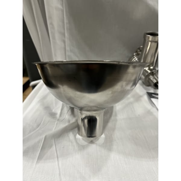 Scratch and Dent Vollrath 40743 #12 Electric Meat Grinder - 110V, 1 hp