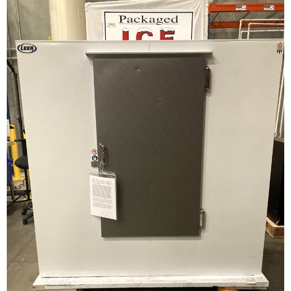 Scratch and Dent Leer 65CS-R290 64" Outdoor Cold Wall Ice Merchandiser with Straight Front and Galvanized Steel Door