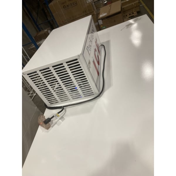 Scratch and Dent Leer 65CS-R290 64" Outdoor Cold Wall Ice Merchandiser with Straight Front and Galvanized Steel Door