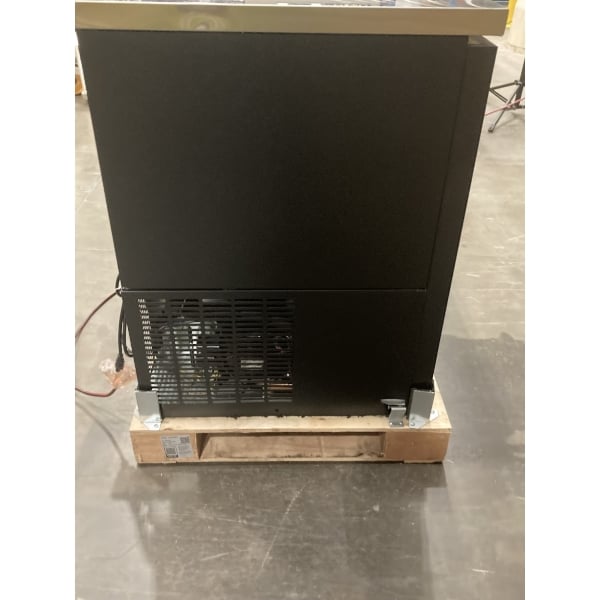 Scratch and Dent Avantco UDD-4-HC Black Kegerator / Beer Dispenser with (2) 2 Tap Towers - (3) 1/2 Keg Capacity