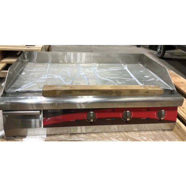 Scratch and Dent Avantco EG30N 30" Electric Countertop Griddle - 208/240V, 3.3 kW-4.5 kW