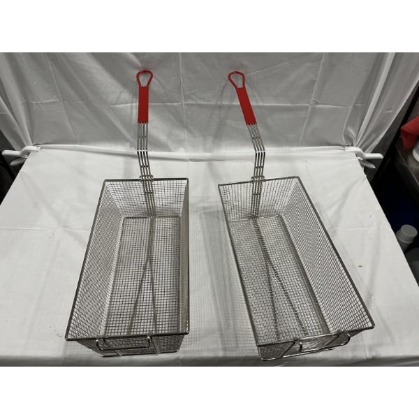 Scratch and Dent Avantco F5-ES-P 65-70 lb. Liquid Propane Stainless Steel Floor Fryer - 100,000 BTU