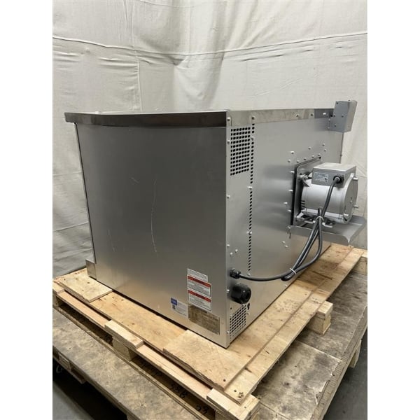 Scratch and Dent MainStreet Equipment EC2-C Double Deck Electric Full Size Convection Oven with Legs - 208V, 3 / 1 Phase, 11 kW