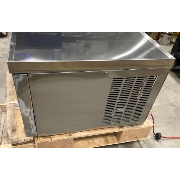 Scratch and Dent Avantco CBE-48-HC 48" 2 Drawer Refrigerated Chef Base