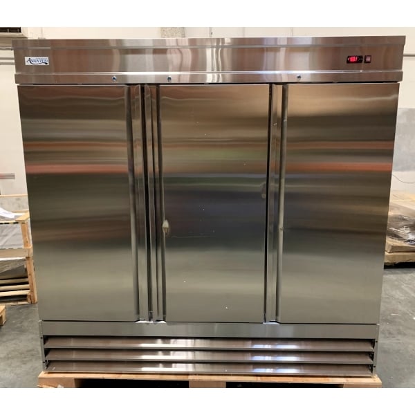Scratch and Dent Avantco SS-3R-HC 81 5/16" Stainless Steel Solid Door Reach-In Refrigerator
