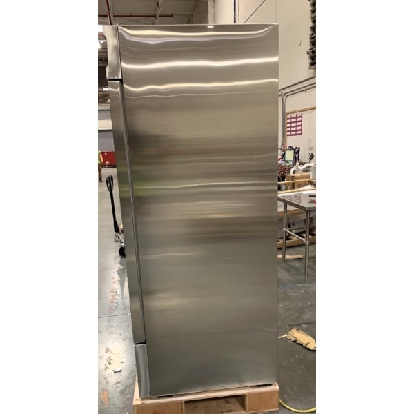 Scratch and Dent Avantco SS-3R-HC 81 5/16" Stainless Steel Solid Door Reach-In Refrigerator