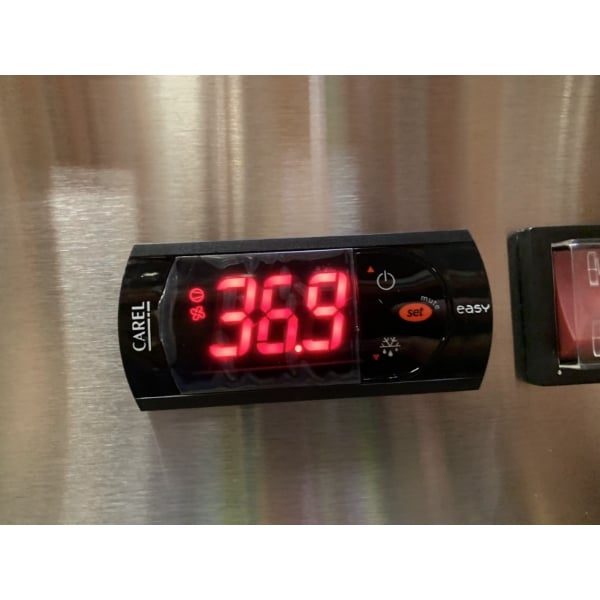 Scratch and Dent Avantco SS-3R-HC 81 5/16" Stainless Steel Solid Door Reach-In Refrigerator