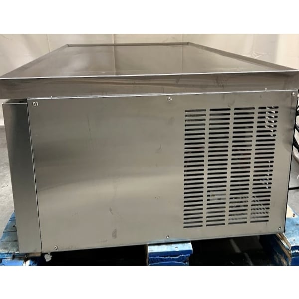 Scratch and Dent Avantco CBE-52-HC 52" 2 Drawer Refrigerated Chef Base