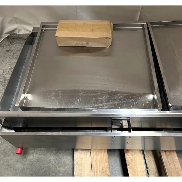 Scratch and Dent Cooking Performance Group GTU-CPG-60-L Ultra Series 60" Chrome Plated Liquid Propane 5-Burner Countertop Griddle - 150,000 BTU