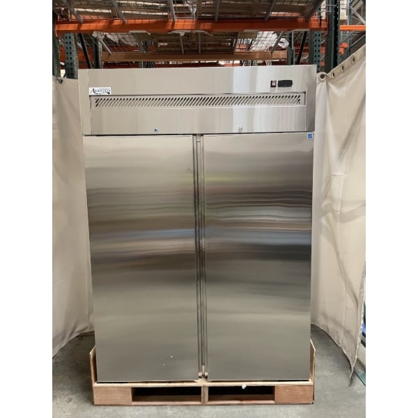 Scratch and Dent Avantco Z2-F-HC 54" Solid Door Stainless Steel Reach-In Freezer