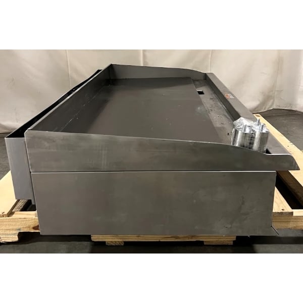 Scratch and Dent Cooking Performance Group GT-CPG-48-NL 48" Gas Countertop Griddle with Flame Failure Protection and Thermostatic Controls - 120,000 BTU