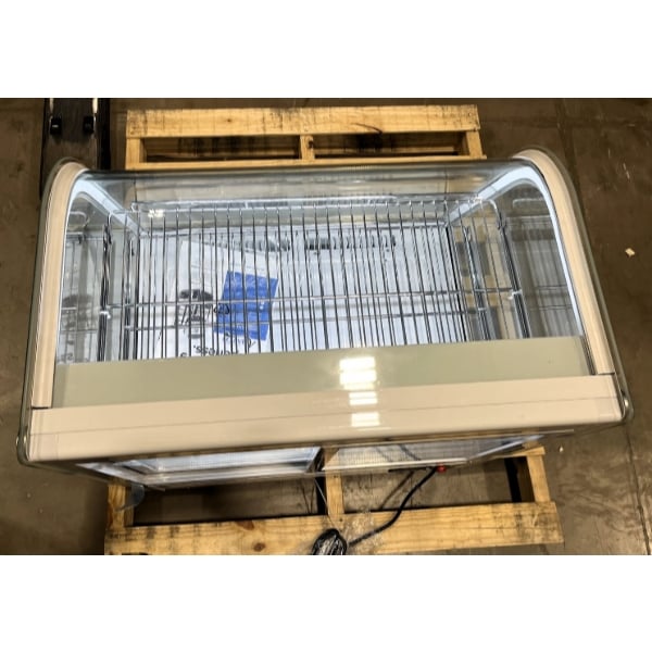 Scratch and Dent Avantco BCC-28-HC 27 1/2" White Refrigerated Countertop Bakery Display Case with LED Lighting