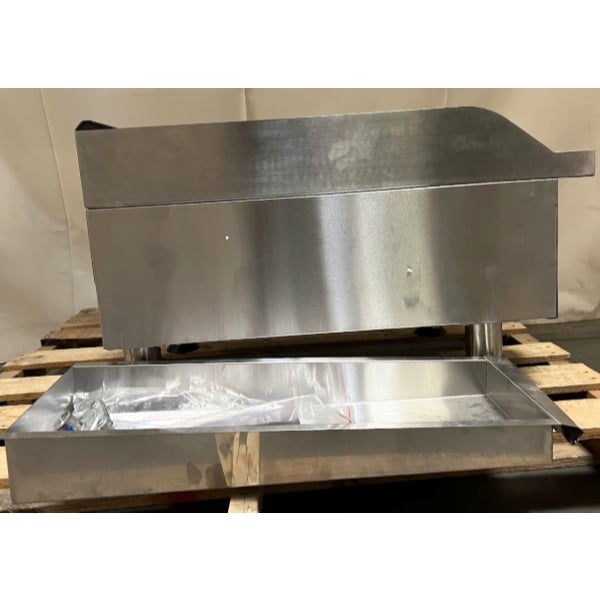 Scratch and Dent Globe GCB15G-CR 15" Gas Charbroiler with Cast Iron Radiants - 40,000 BTU