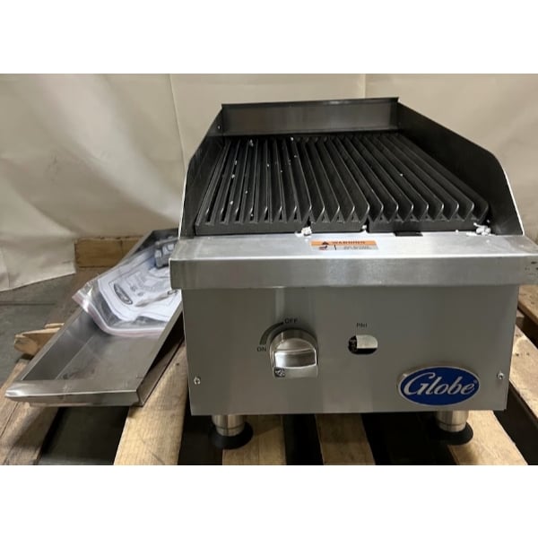 Scratch and Dent Globe GCB15G-CR 15" Gas Charbroiler with Cast Iron Radiants - 40,000 BTU