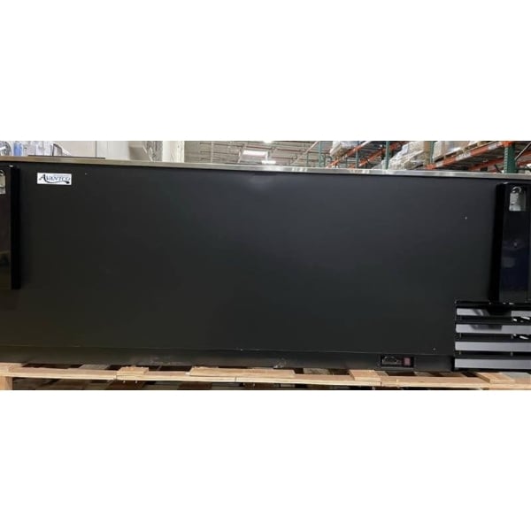 Scratch and Dent Avantco HBB-95-HC 95" Black Horizontal Bottle Cooler