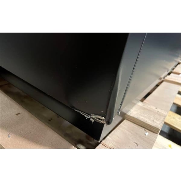Scratch and Dent Avantco HBB-95-HC 95" Black Horizontal Bottle Cooler