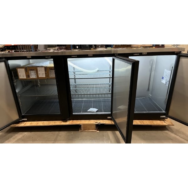Scratch and Dent Avantco UDD-4-HC Black Kegerator / Beer Dispenser with (2) 2 Tap Towers - (3) 1/2 Keg Capacity