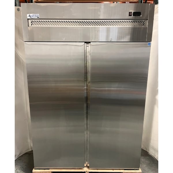 Scratch and Dent Avantco Z2-R-HC 54" Solid Door Stainless Steel Reach-In Refrigerator