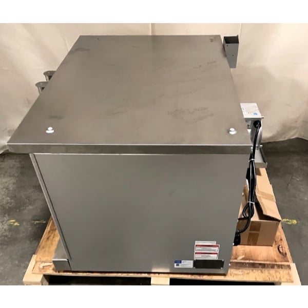 Scratch and Dent MainStreet Equipment EC1-C Single Deck Electric Full Size Convection Oven with Legs - 208V, 3 / 1 Phase, 11 kW